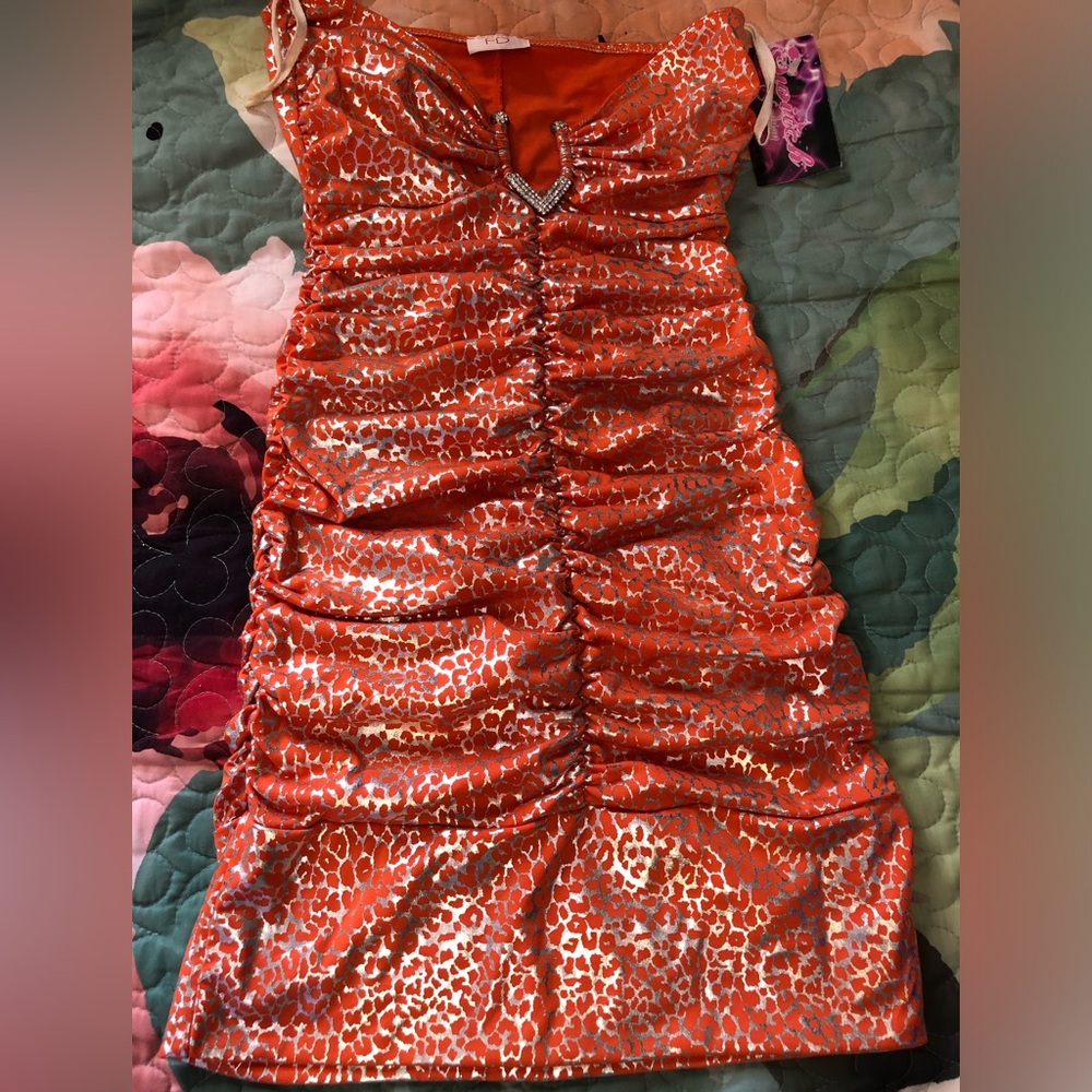 Orange and Silver Metallic Ruched Sleeveless Dress - Picture 11 of 13